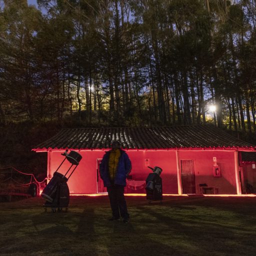 exteriores planetarium cusco noche